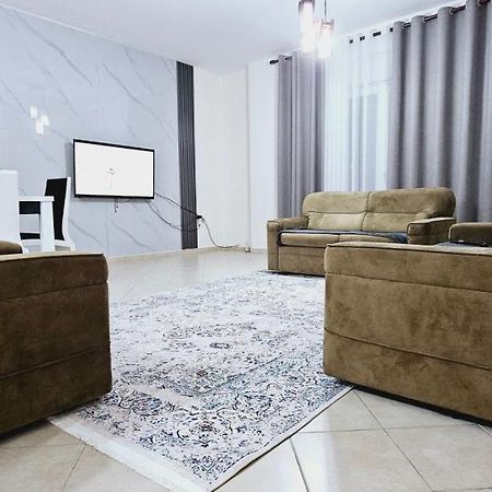 New Bazaar Side Bliss 2 Bed Room Apt With Free Garage Tiran Dış mekan fotoğraf