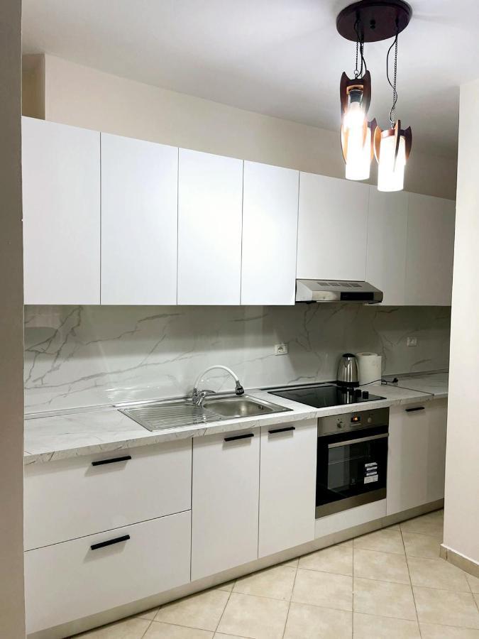 New Bazaar Side Bliss 2 Bed Room Apt With Free Garage Tiran Dış mekan fotoğraf